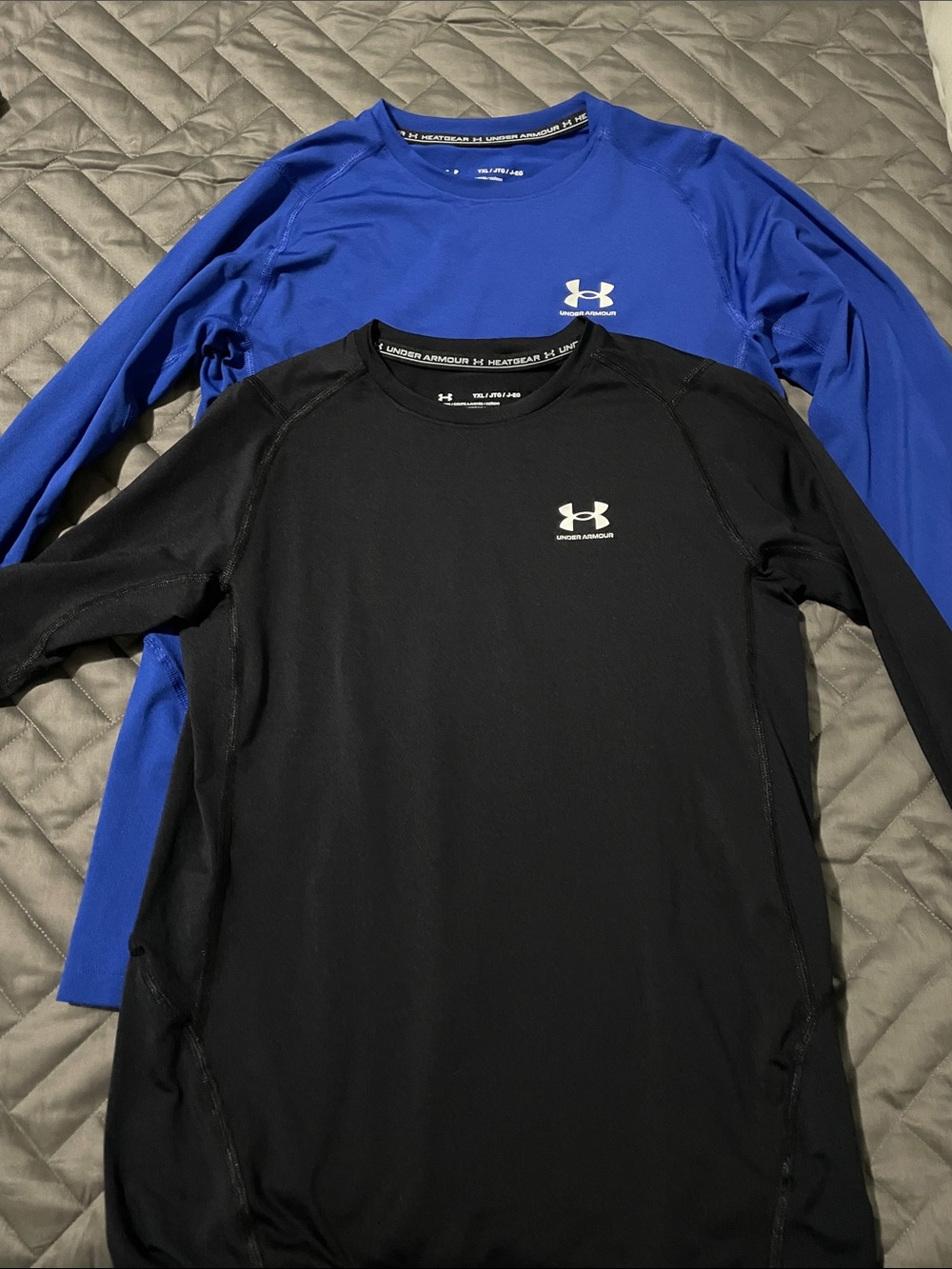 Under Armour YOUTH XL Long Sleeve HeatGear Shirt - Black & Blue